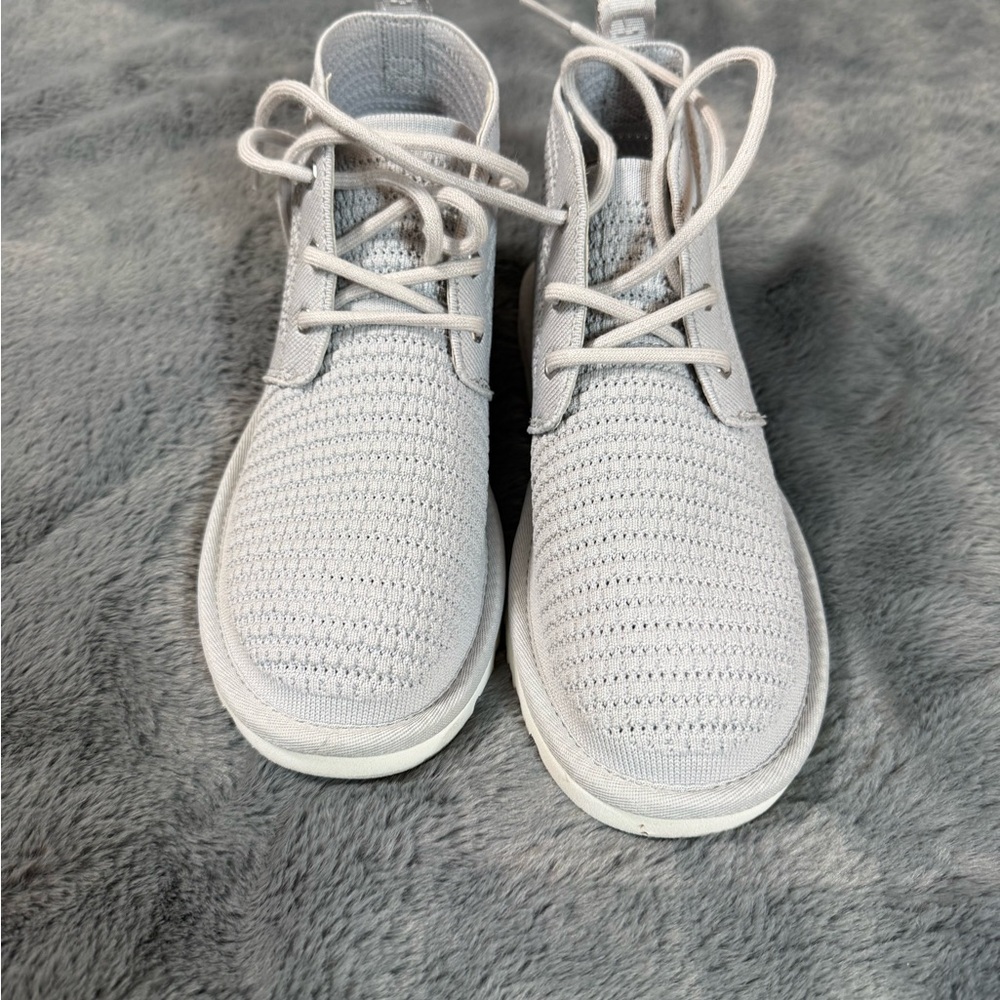 UGG Women Light Gray Knit Boots - Picture 6 of 8